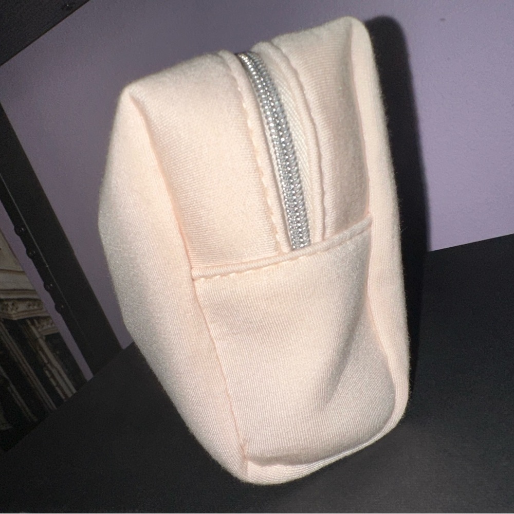 NWT LUXURY DIOR travel cosmetic bag! - Picture 4 of 9